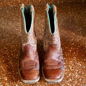 Kids Ariat Square Toe Boots Brown, Leopard, Turquoise, Cross Size 10